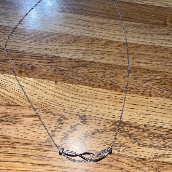 Dainty necklace - Picture 2 of 2